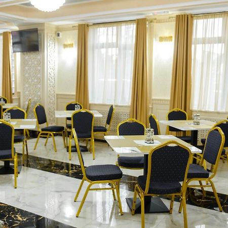 Little Orient Hotell Brăila Eksteriør bilde