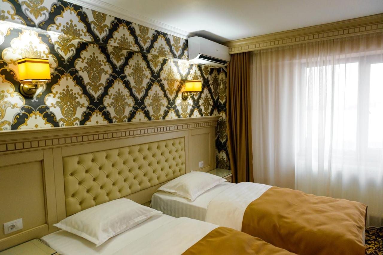 Little Orient Hotell Brăila Eksteriør bilde