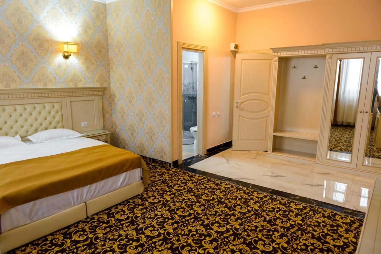 Little Orient Hotell Brăila Eksteriør bilde
