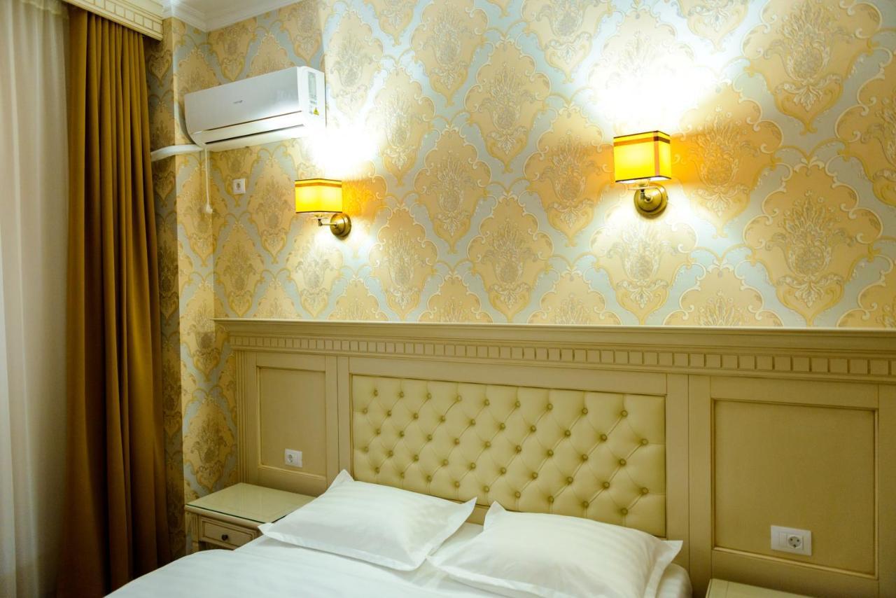 Little Orient Hotell Brăila Eksteriør bilde